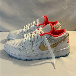 Nike Air Jordan 1 Low top sneakers in white sesame crimson  size 7.5 womens